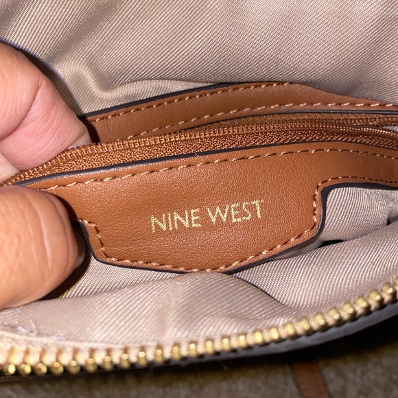 Nine West floral crossbody - Picture 5 of 10